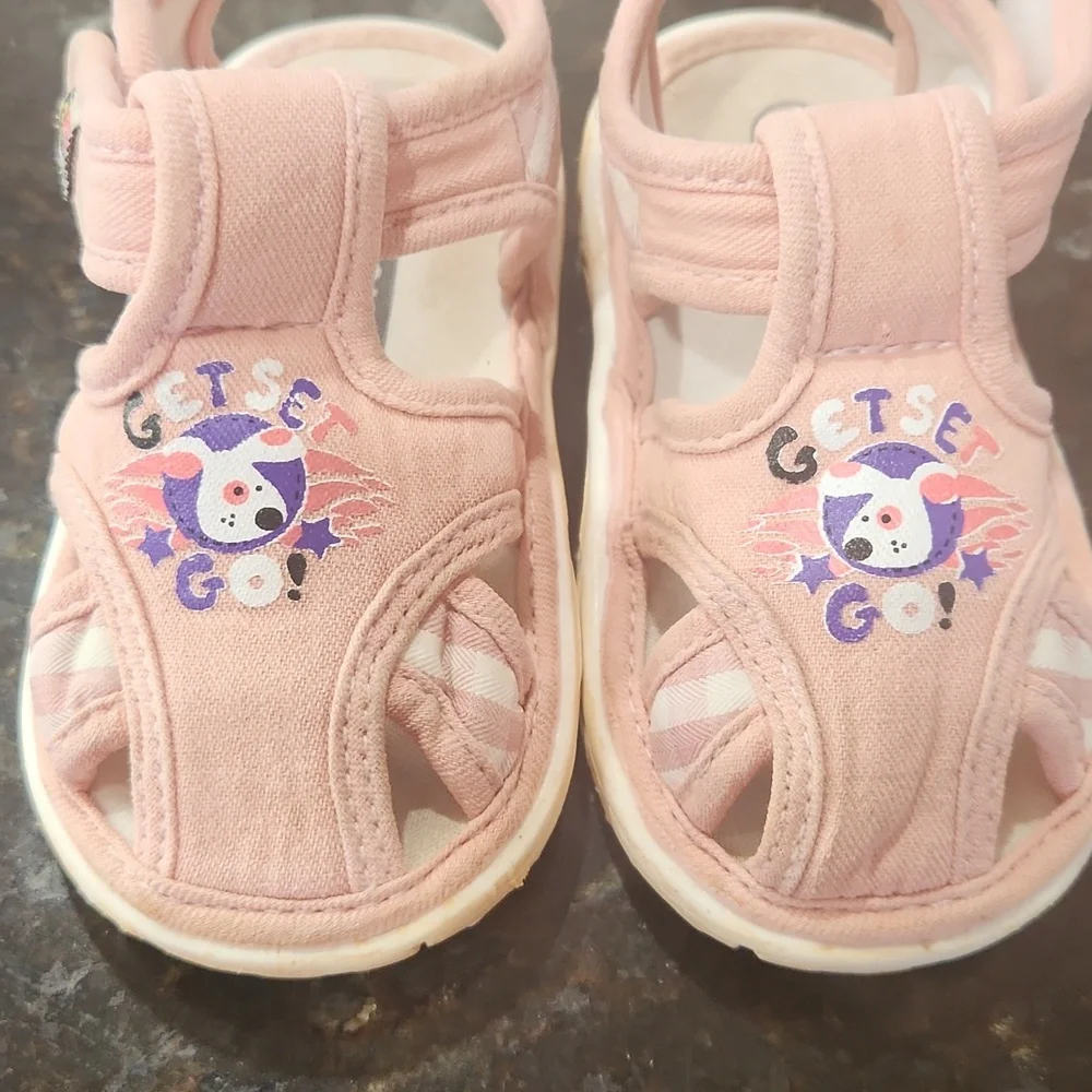Toddler pink sandals Size 5